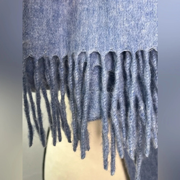Acne Studios 100% Virgin Wool Made in Italy Fringed Large Scarf Shawl wrap - Picture 6 of 10